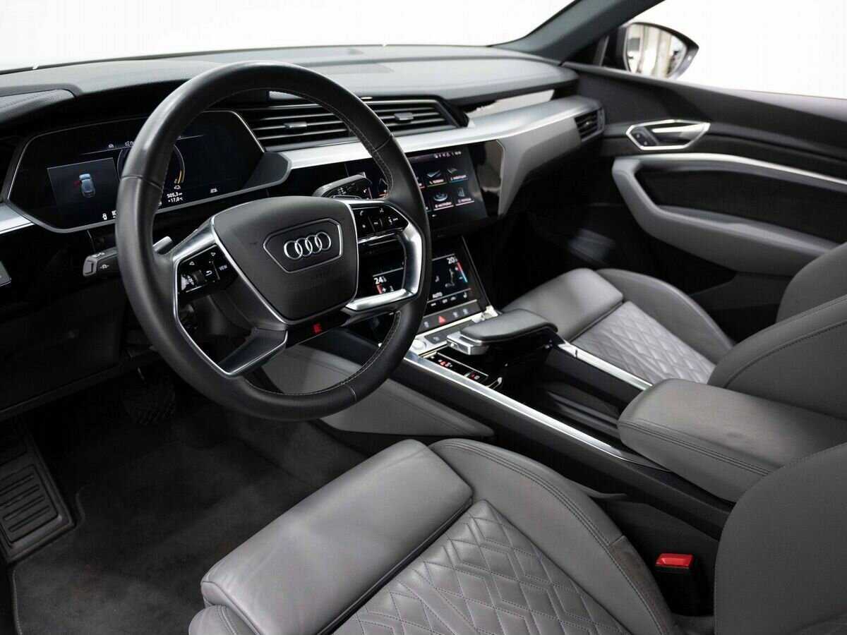 Купить Audi e-tron с пробегом. Фото: #6