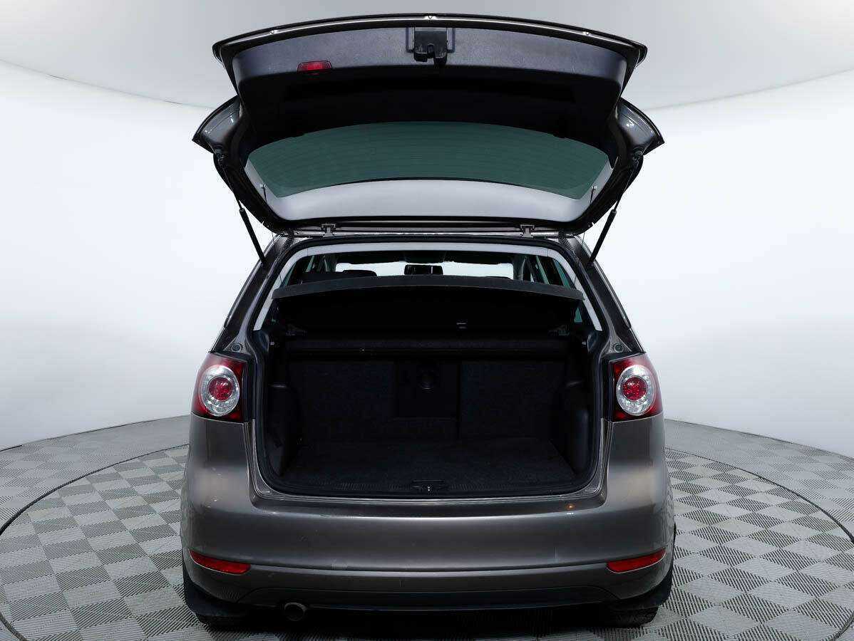 Купить Volkswagen Golf Plus с пробегом. Фото: #7