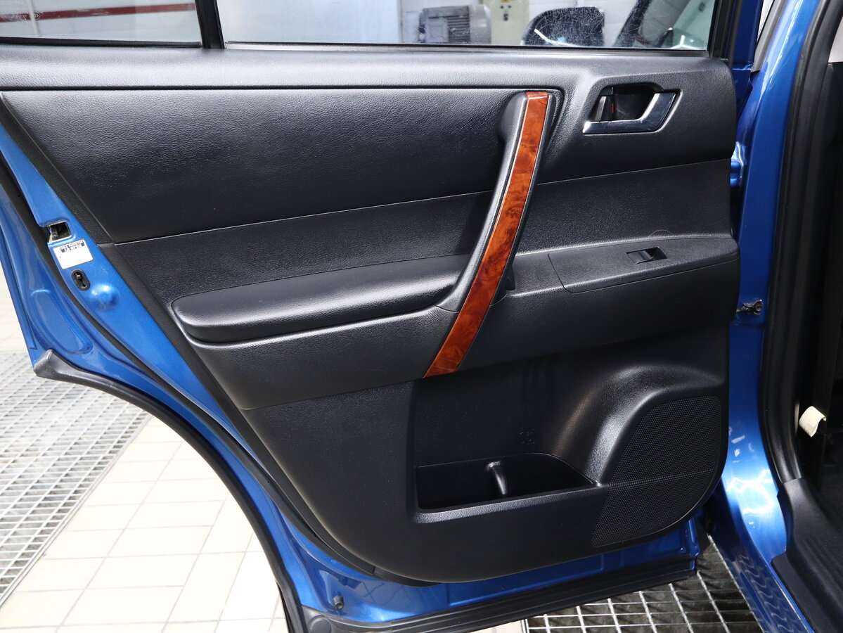 Купить Toyota Highlander с пробегом. Фото: #10
