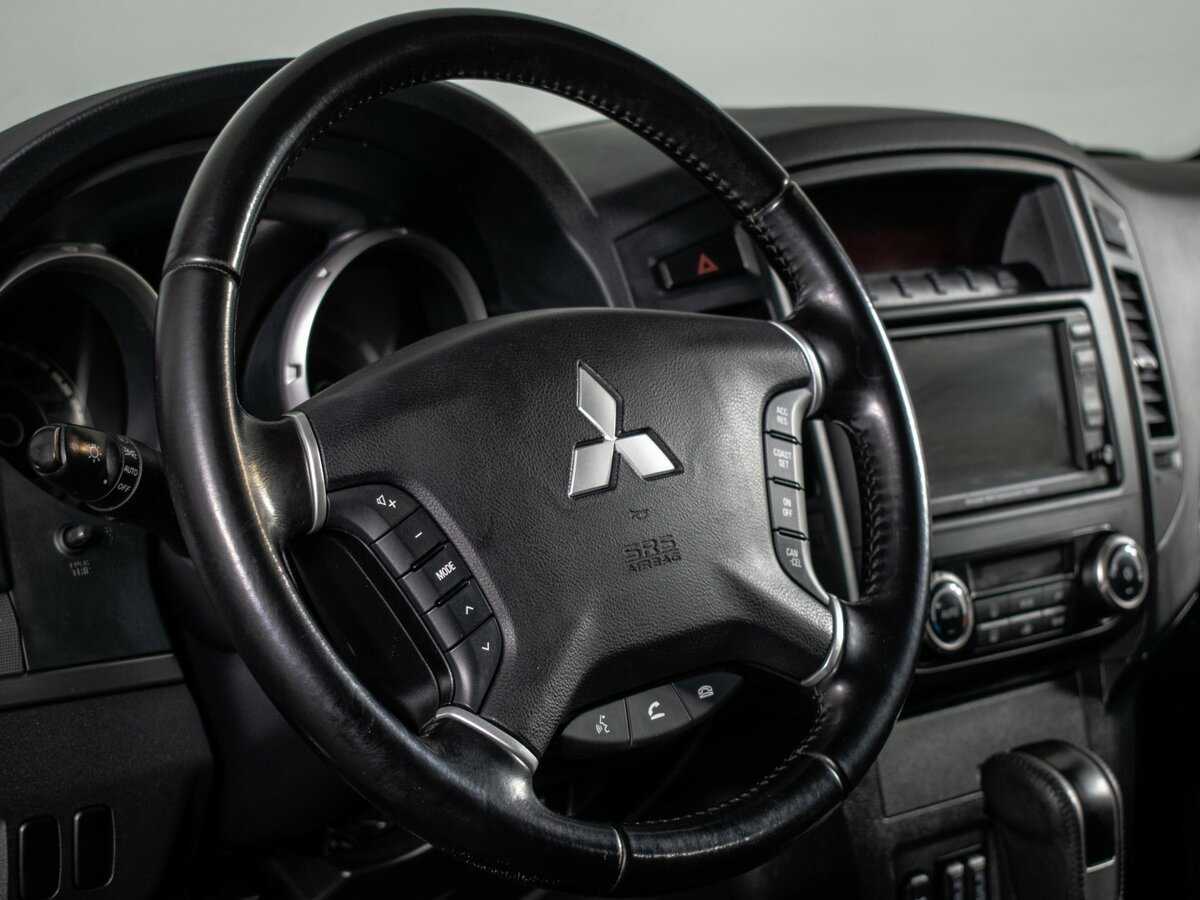 Купить Mitsubishi Pajero с пробегом. Фото: #14
