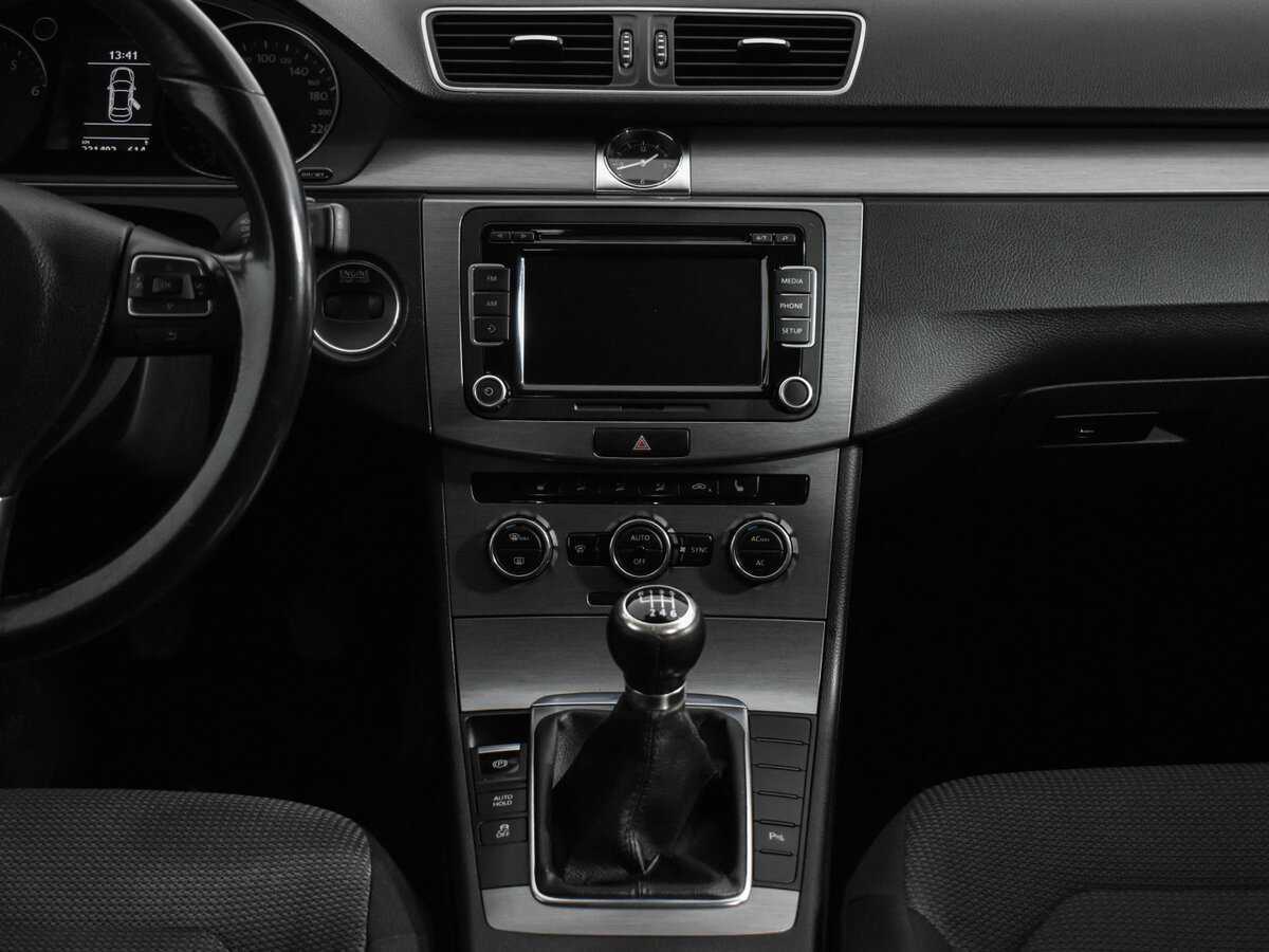 Купить Volkswagen Passat с пробегом. Фото: #14