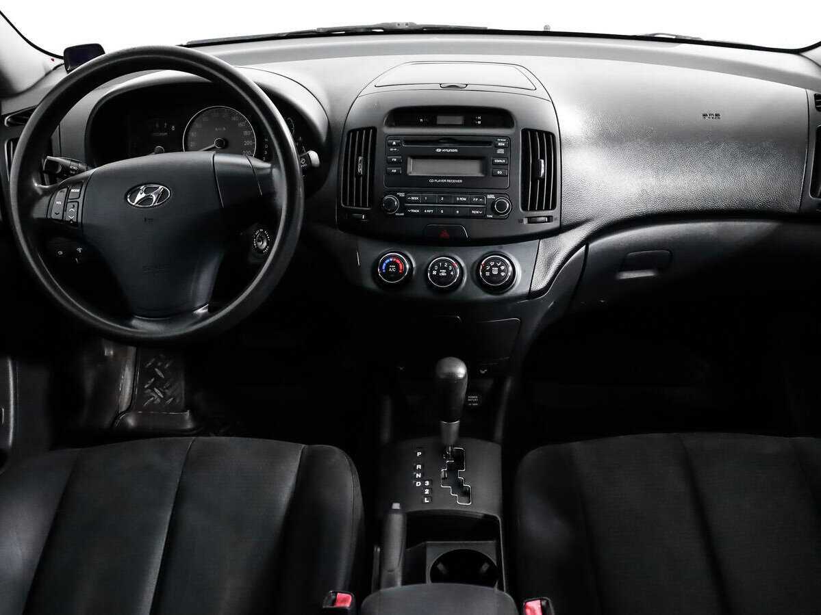 Купить Hyundai Elantra с пробегом. Фото: #11