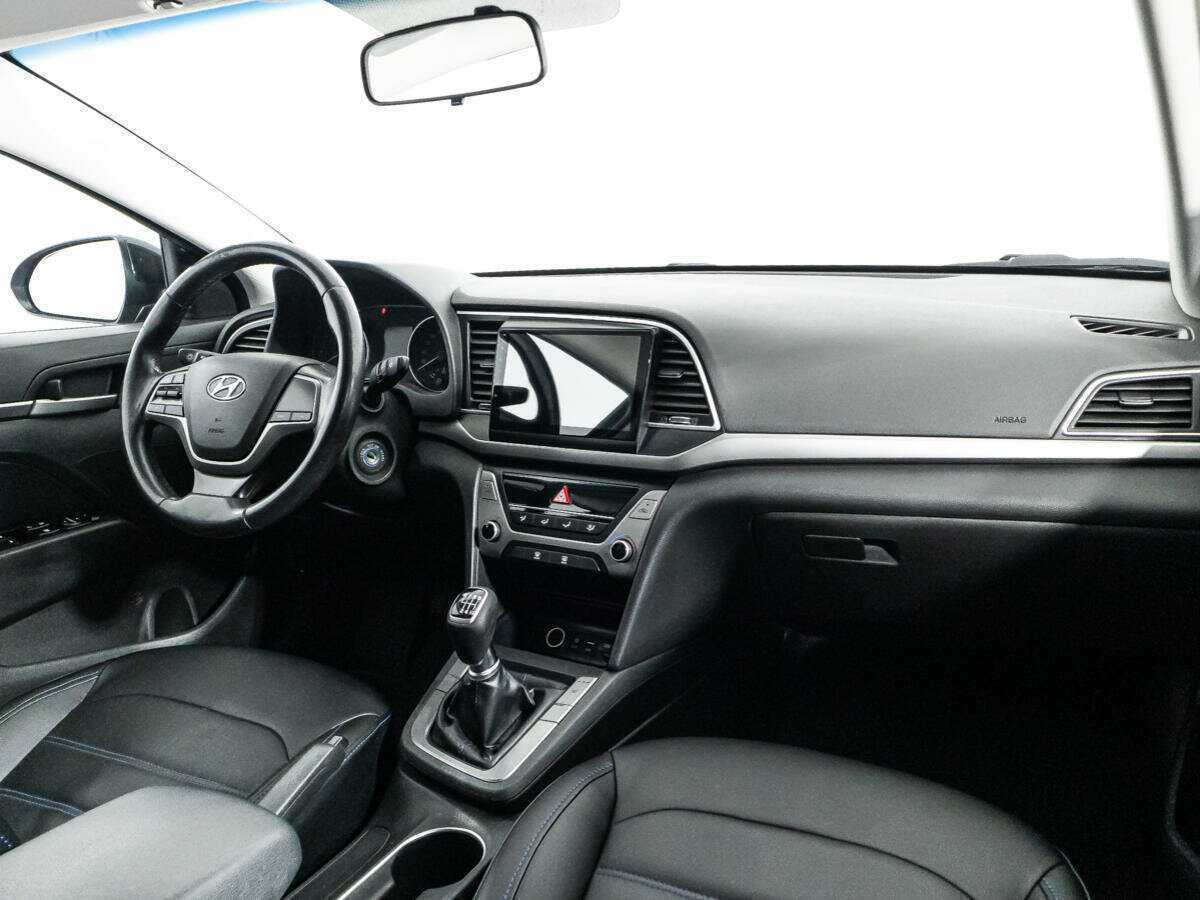 Купить Hyundai Elantra с пробегом. Фото: #8