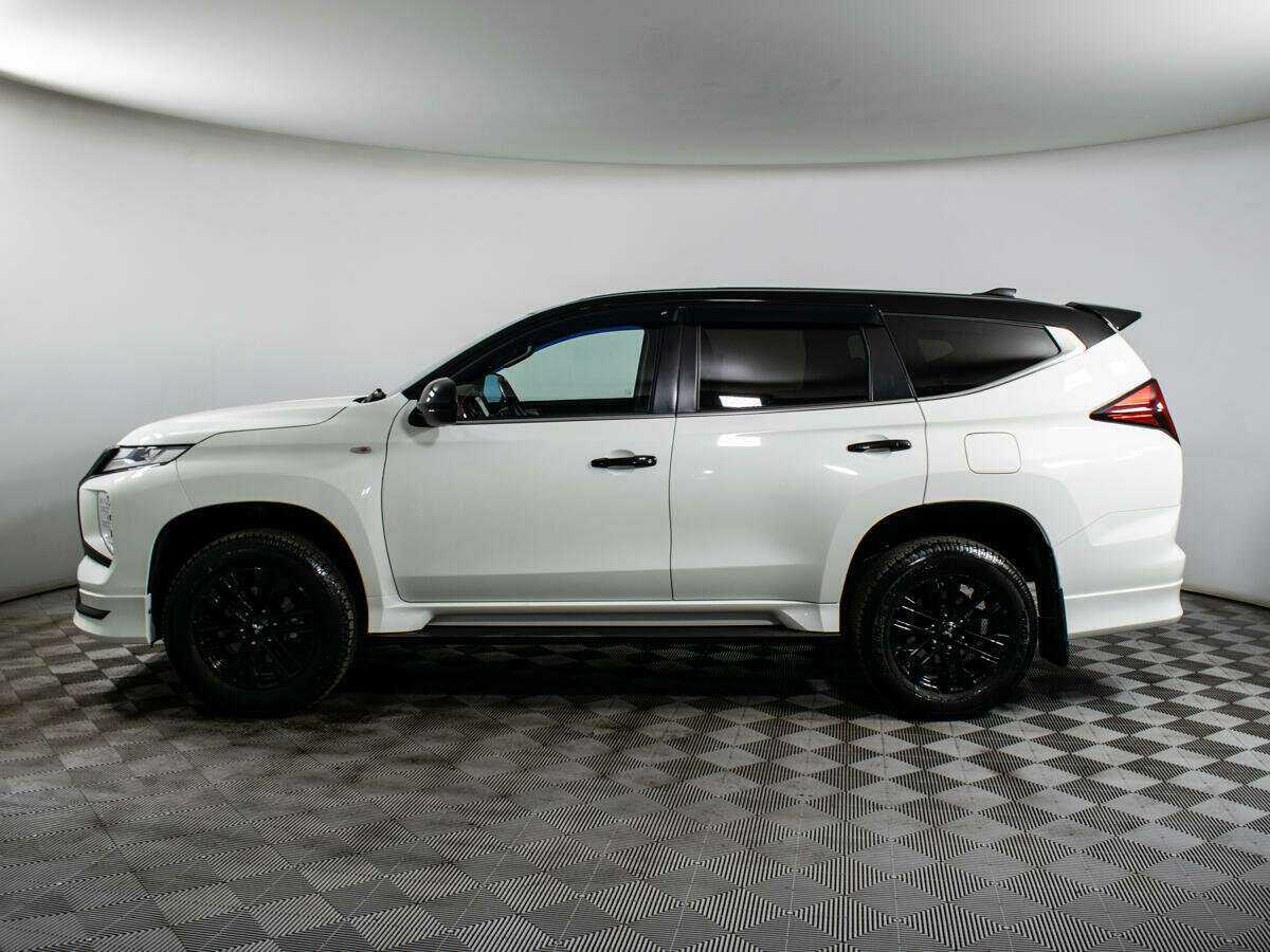 Купить Mitsubishi Montero Sport с пробегом. Фото: #7