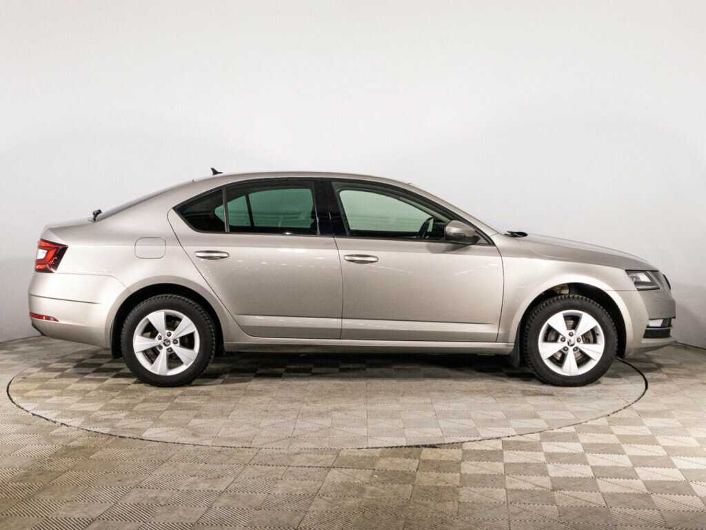 Купить Skoda Octavia с пробегом. Фото: #3