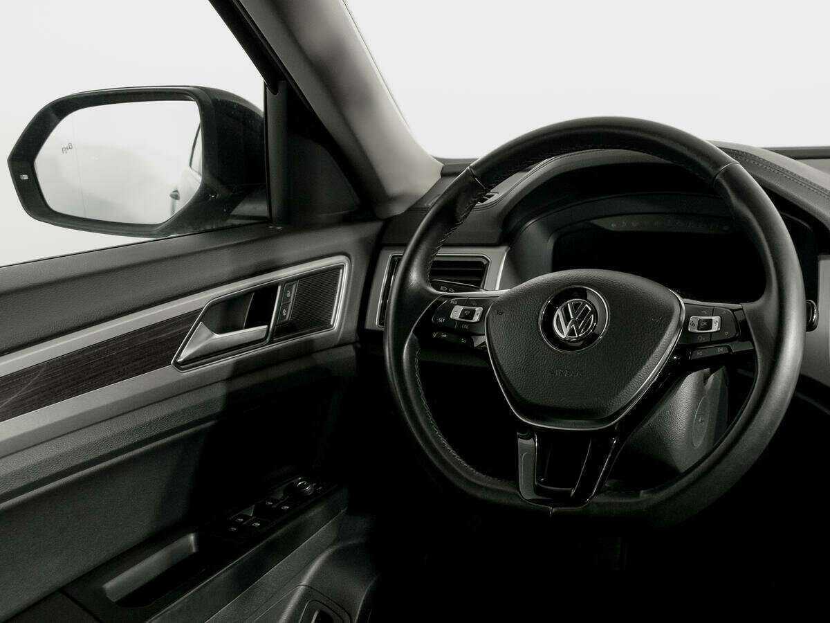Купить Volkswagen Teramont с пробегом. Фото: #13