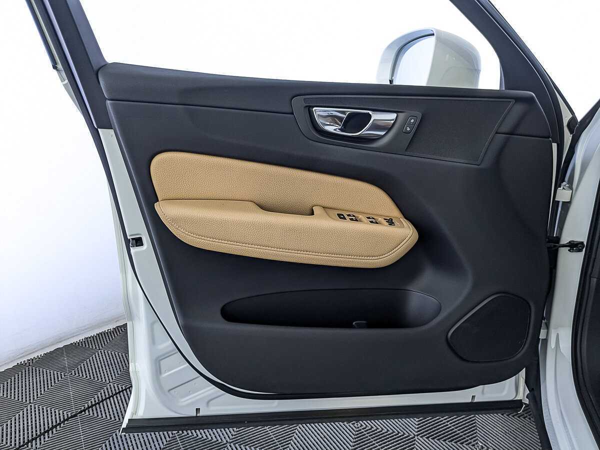 Купить Volvo XC60 с пробегом. Фото: #18