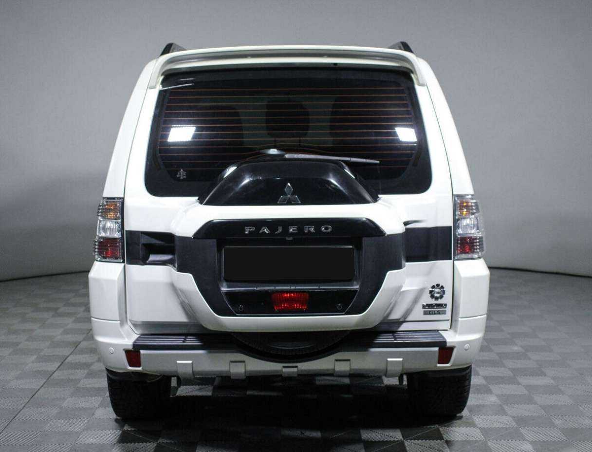 Купить Mitsubishi Pajero с пробегом. Фото: #5