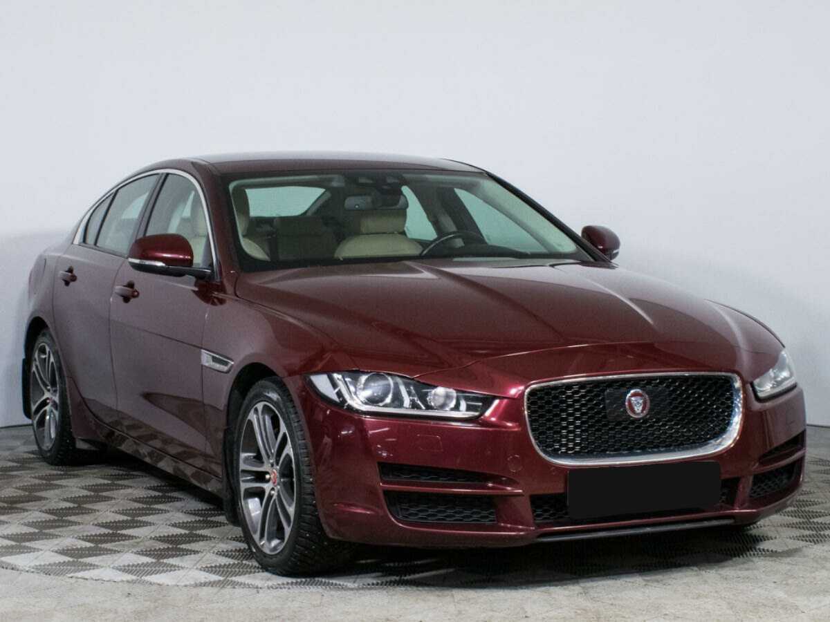 Купить Jaguar XE с пробегом. Фото: #2