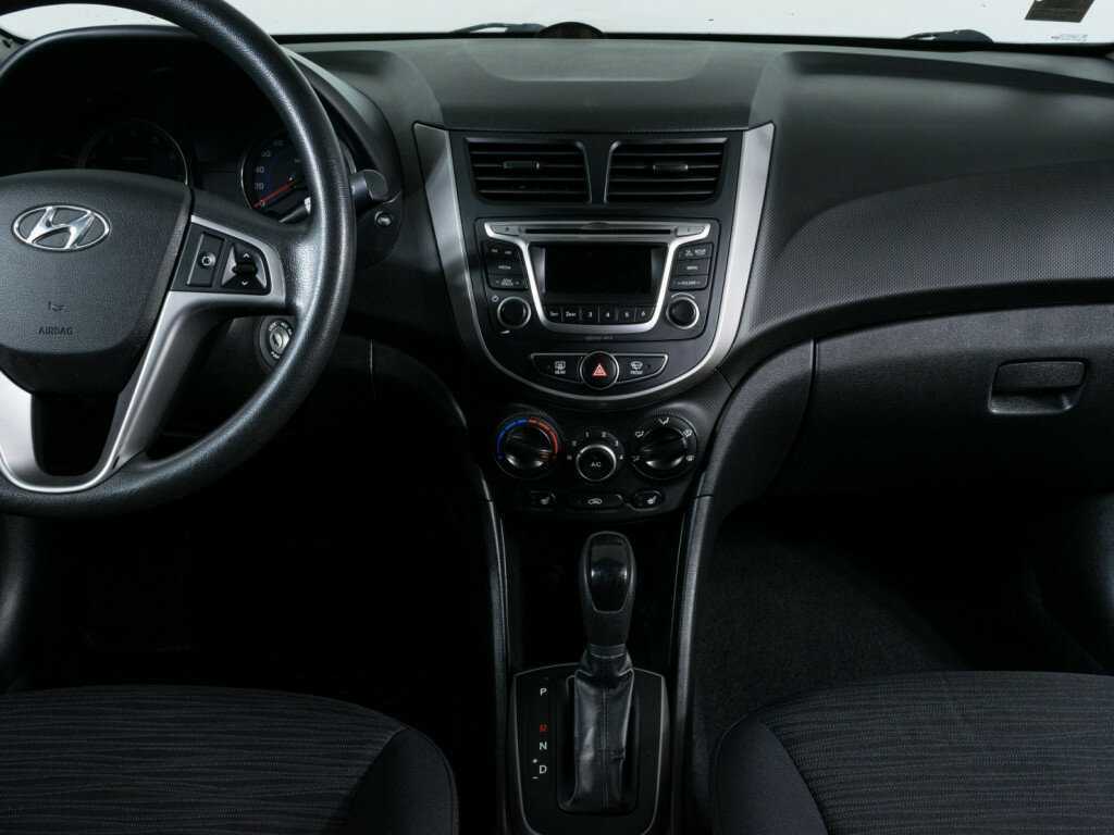 Купить Hyundai Solaris с пробегом. Фото: #7