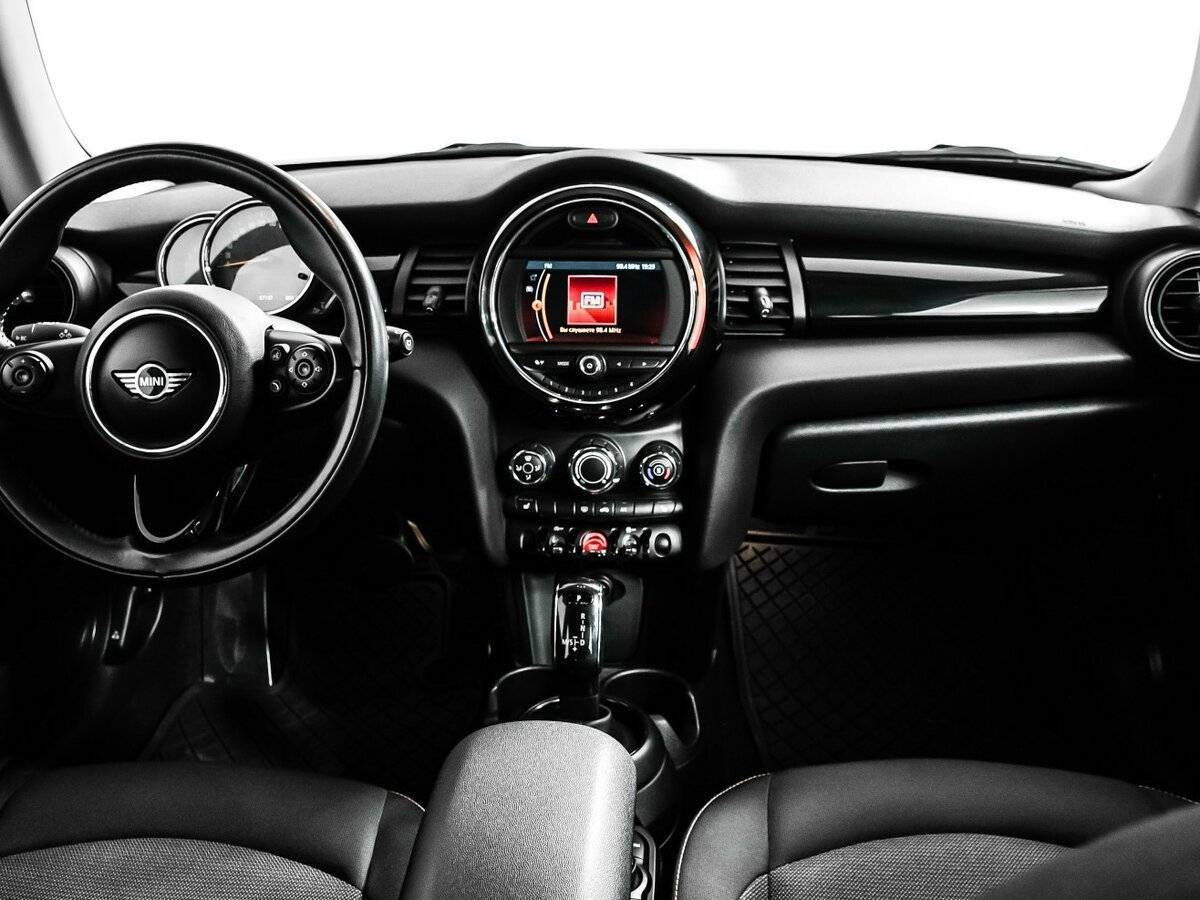 Купить Mini Hatch с пробегом. Фото: #10