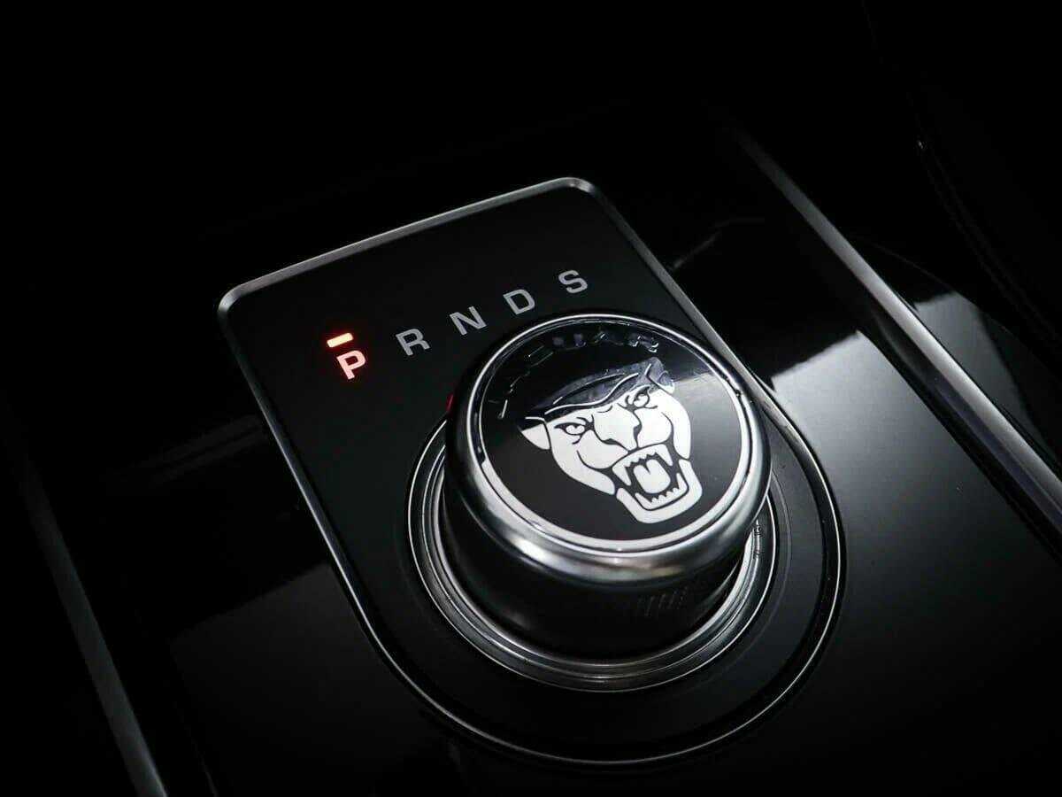 Купить Jaguar XE с пробегом. Фото: #21