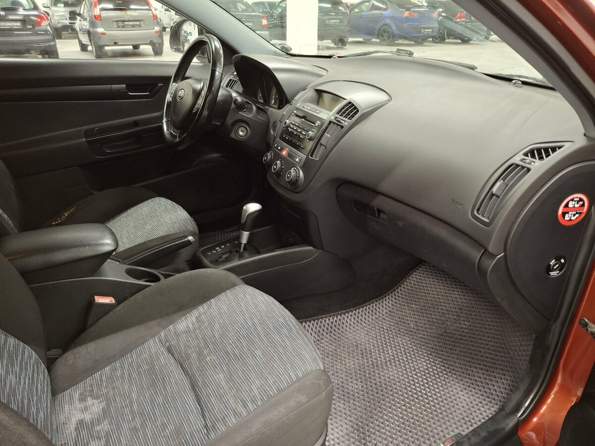 Купить Kia Ceed с пробегом. Фото: #10