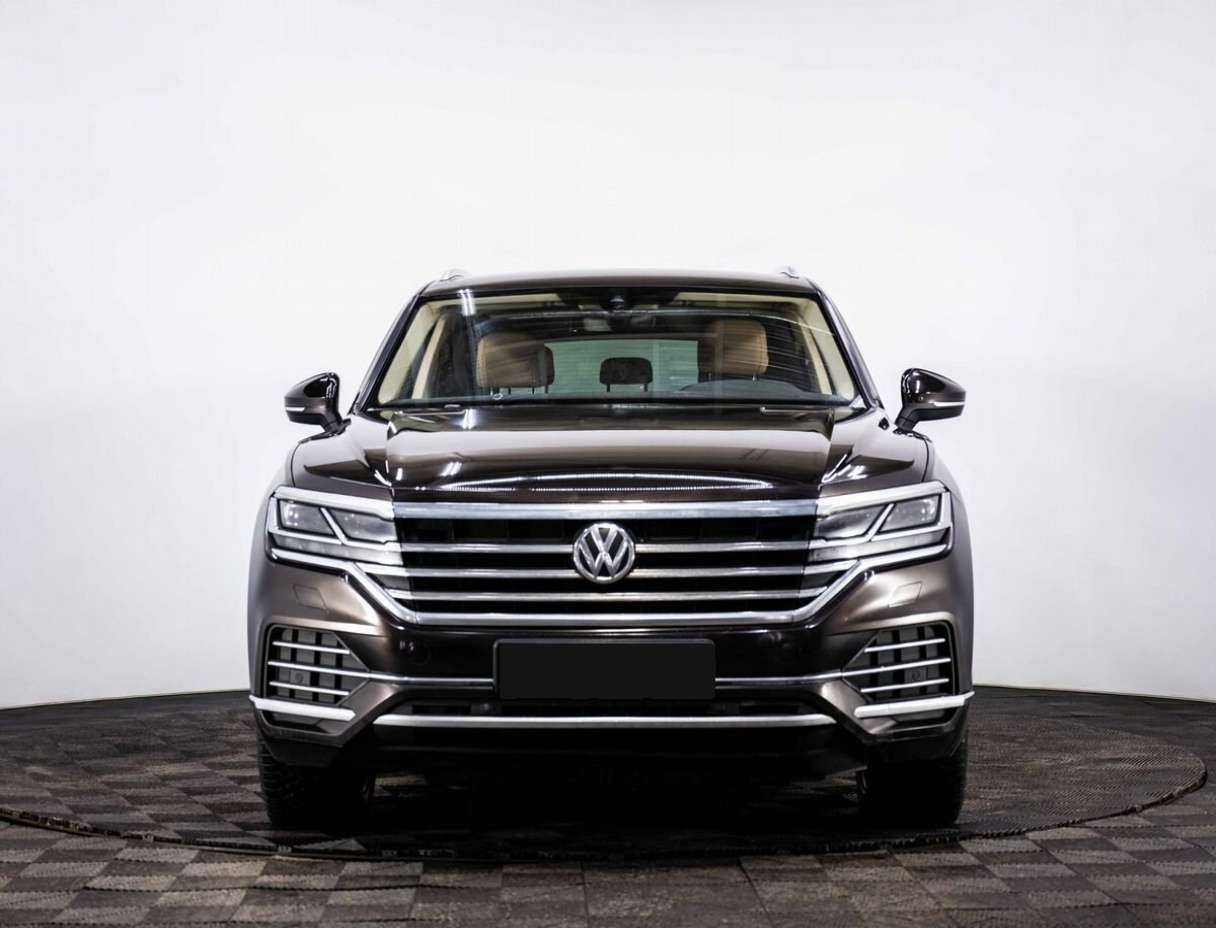 Купить Volkswagen Touareg с пробегом. Фото: #1