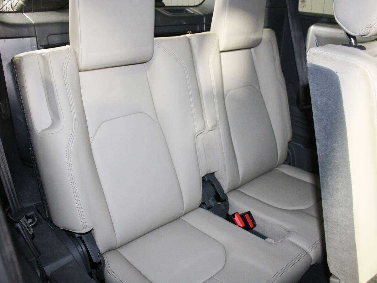 Купить Land Rover Defender с пробегом. Фото: #16