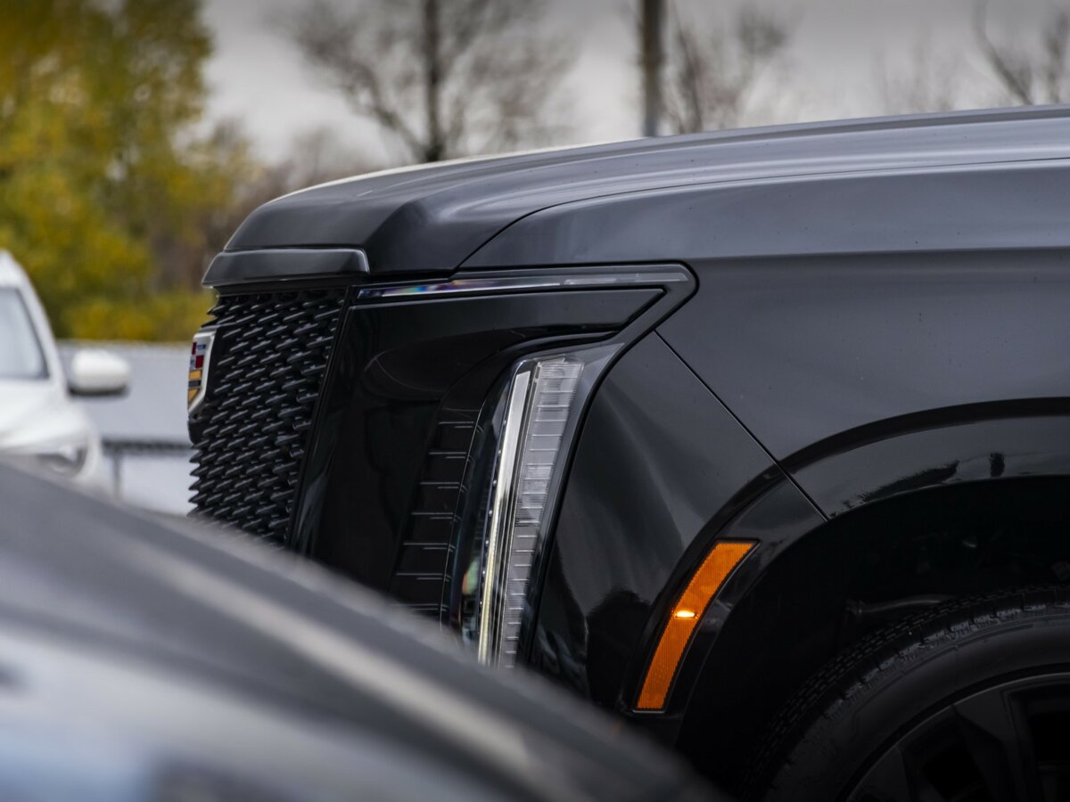 Купить Cadillac Escalade-V с пробегом. Фото: #2