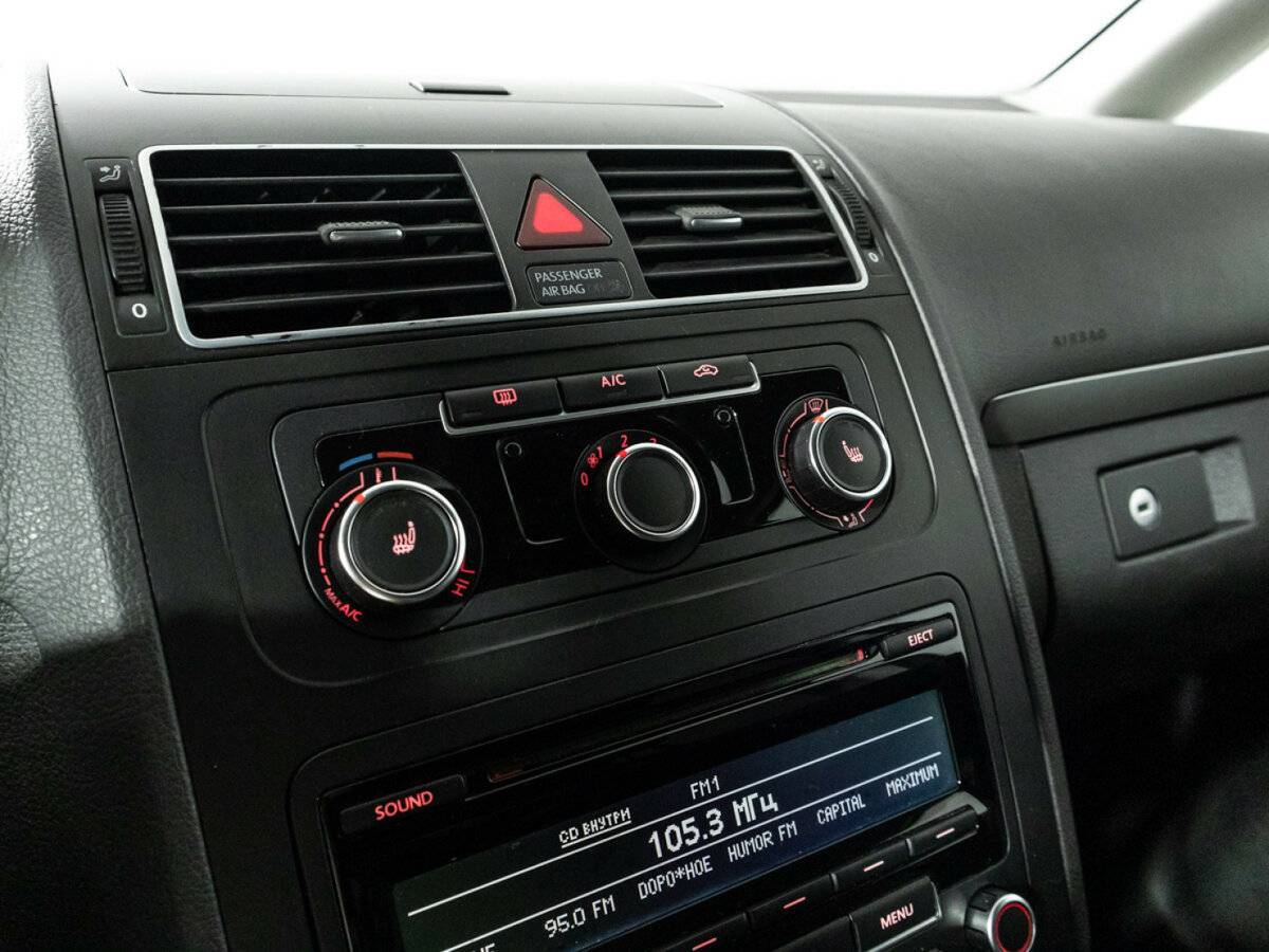 Купить Volkswagen Touran с пробегом. Фото: #15