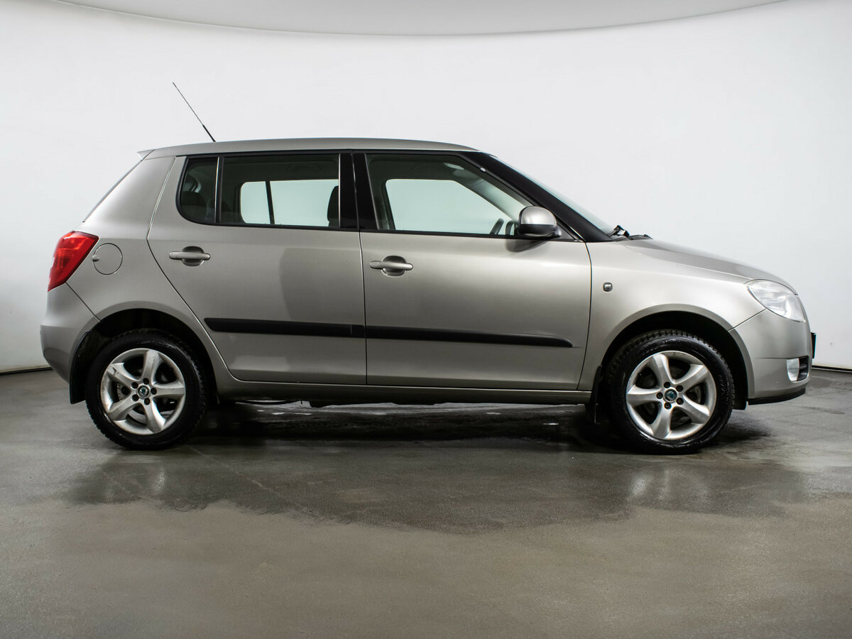 Купить Skoda Fabia с пробегом. Фото: #3