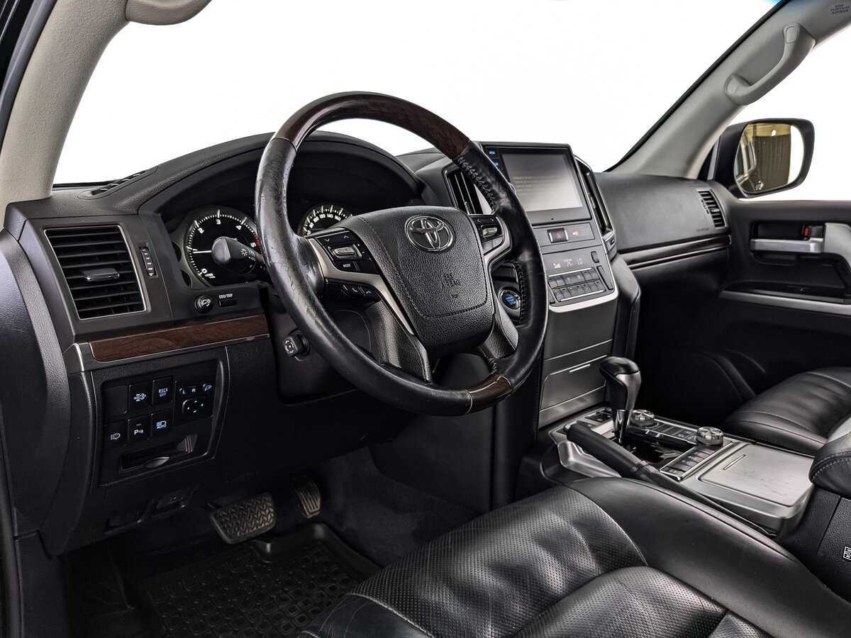 Купить Toyota Land Cruiser с пробегом. Фото: #10