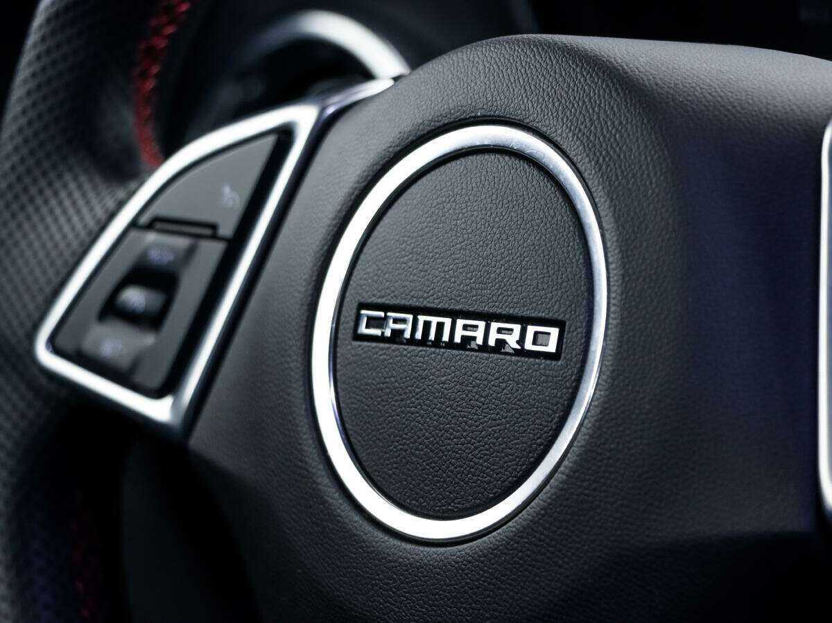 Купить Chevrolet Camaro с пробегом. Фото: #17