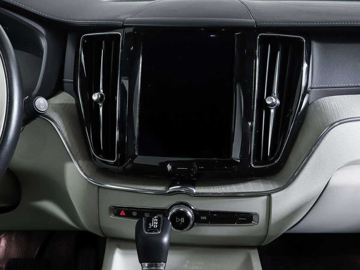 Купить Volvo XC60 с пробегом. Фото: #11