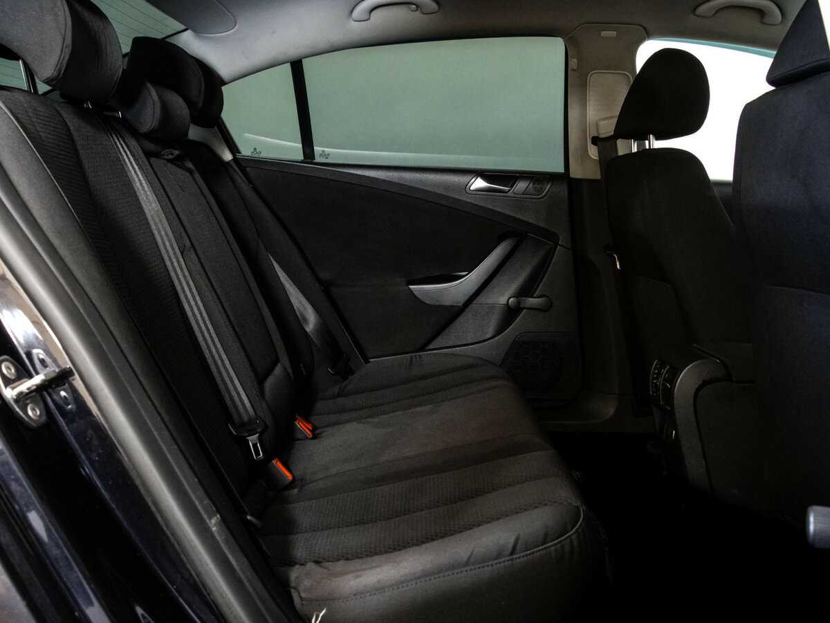 Купить Volkswagen Passat с пробегом. Фото: #11