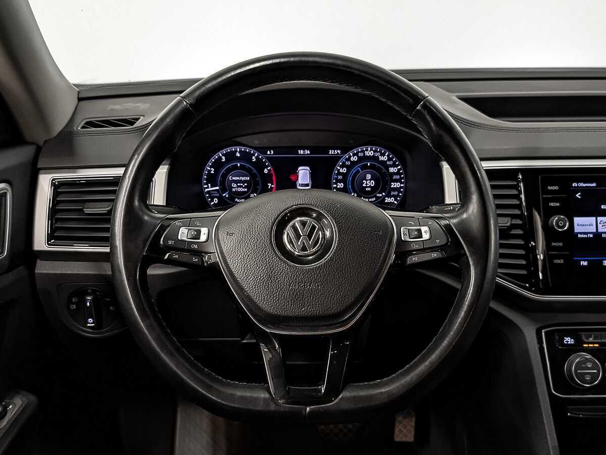 Купить Volkswagen Teramont с пробегом. Фото: #21