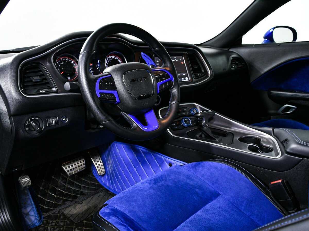 Купить Dodge Challenger с пробегом. Фото: #12