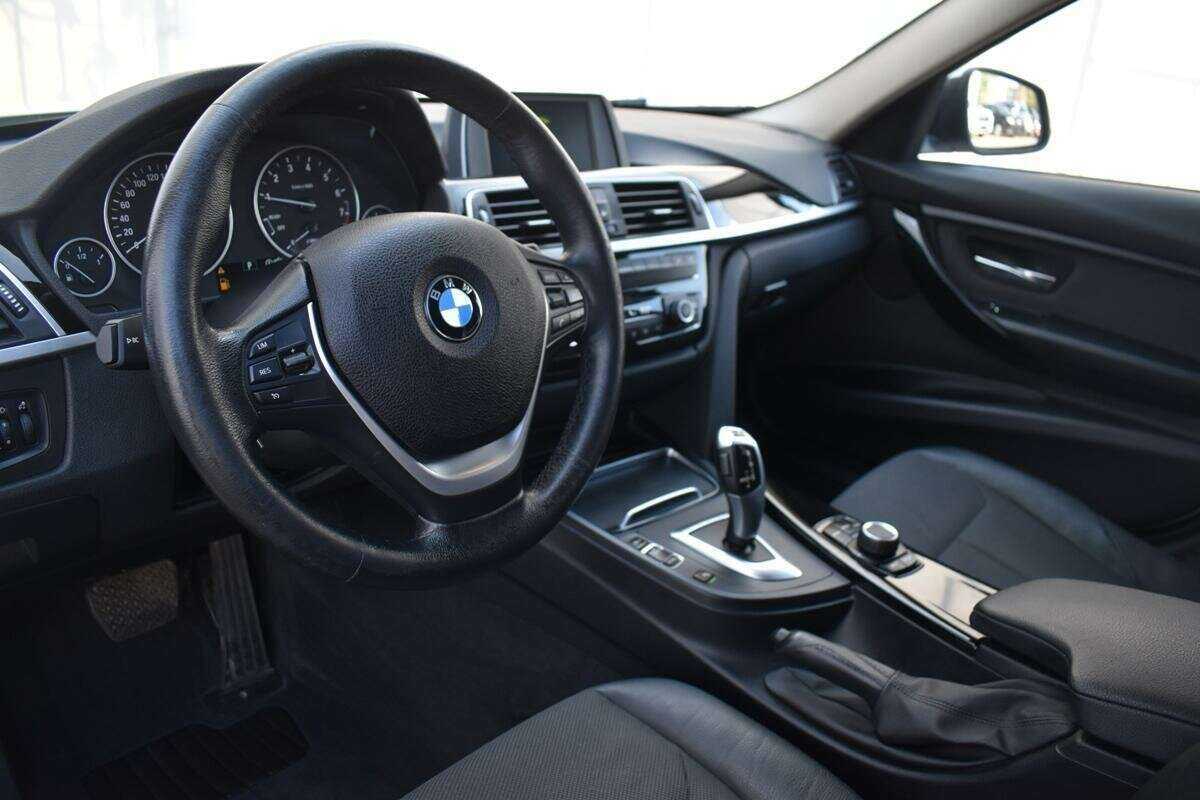Купить BMW 3 серии с пробегом. Фото: #9