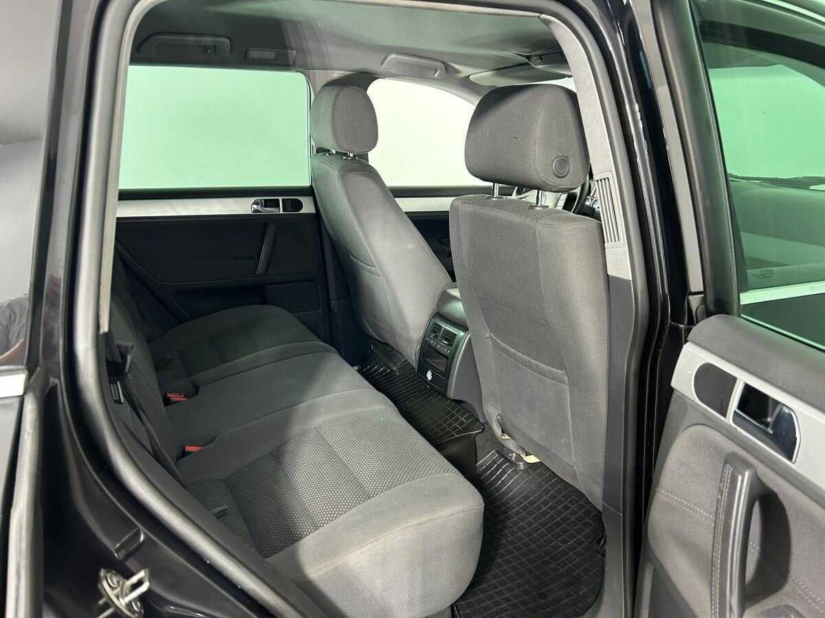 Купить Volkswagen Touareg с пробегом. Фото: #13