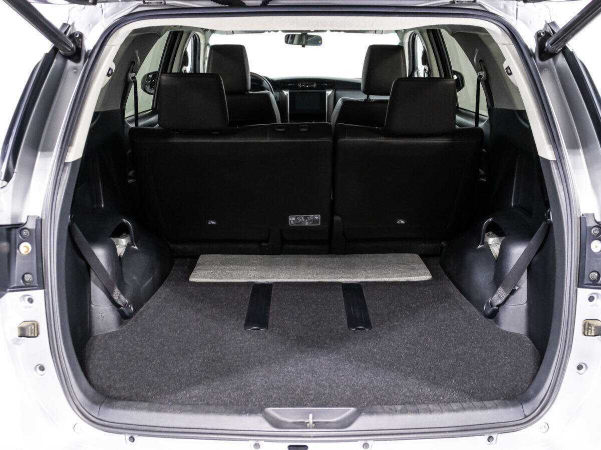 Купить Toyota Fortuner с пробегом. Фото: #14