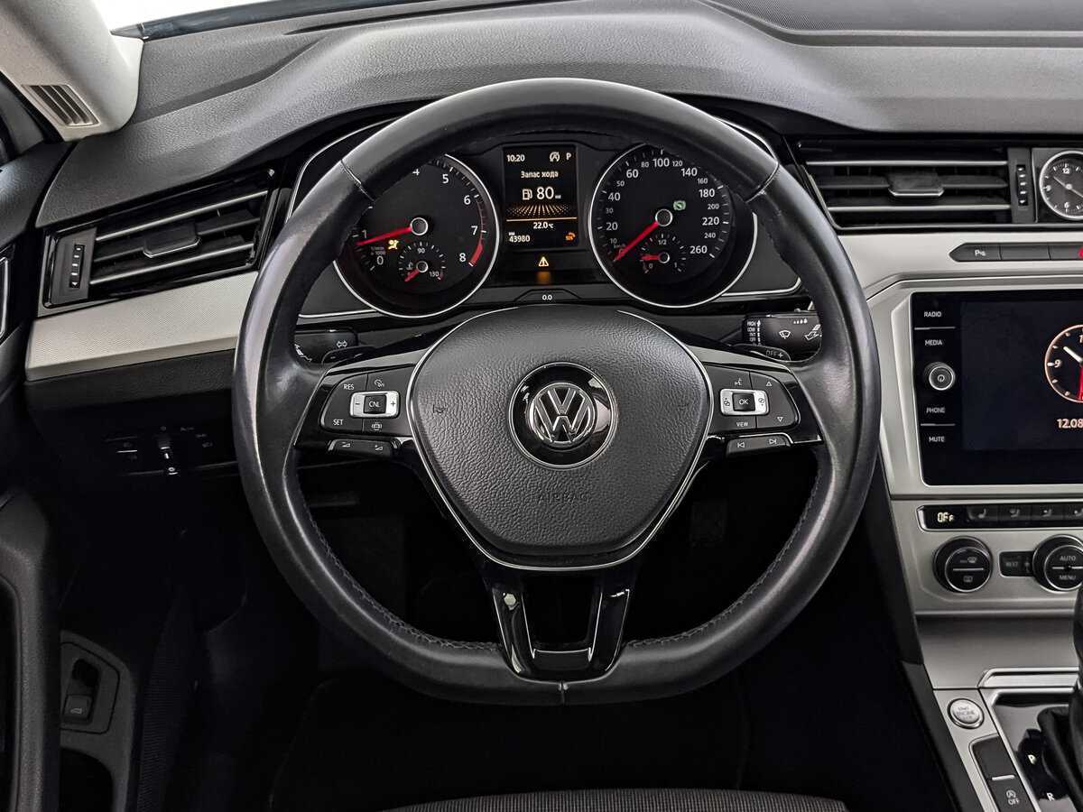 Купить Volkswagen Passat с пробегом. Фото: #18