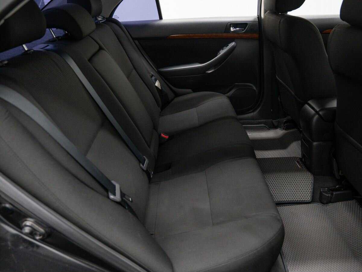 Купить Toyota Avensis с пробегом. Фото: #8