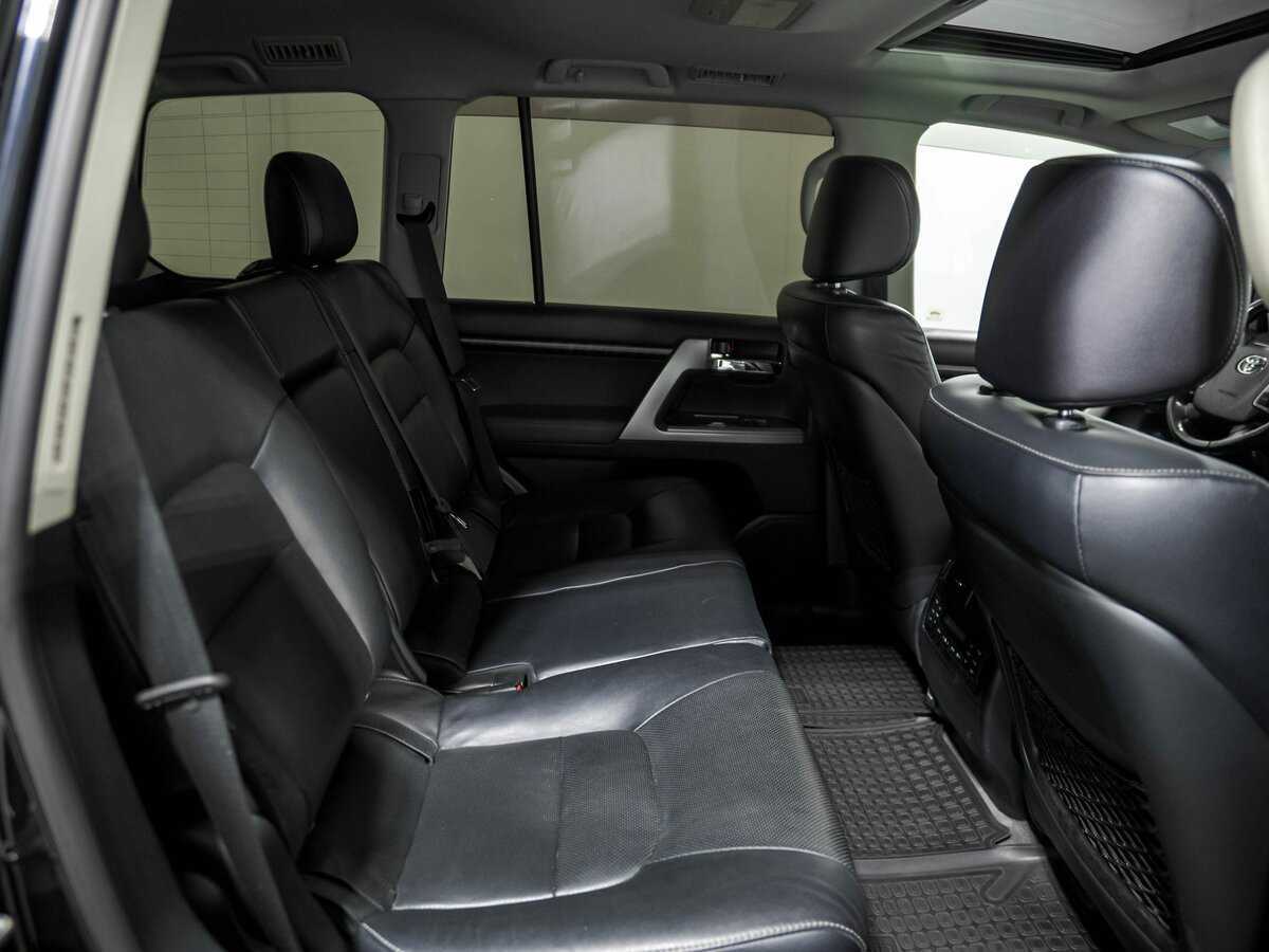 Купить Toyota Land Cruiser с пробегом. Фото: #17
