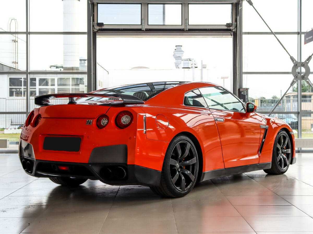 Купить Nissan GT-R с пробегом. Фото: #3