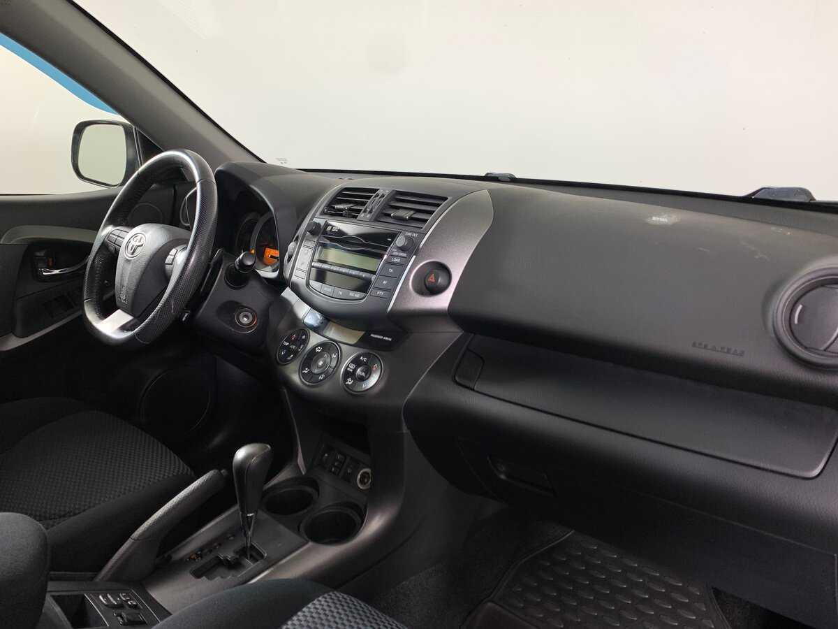 Купить Toyota RAV4 с пробегом. Фото: #13