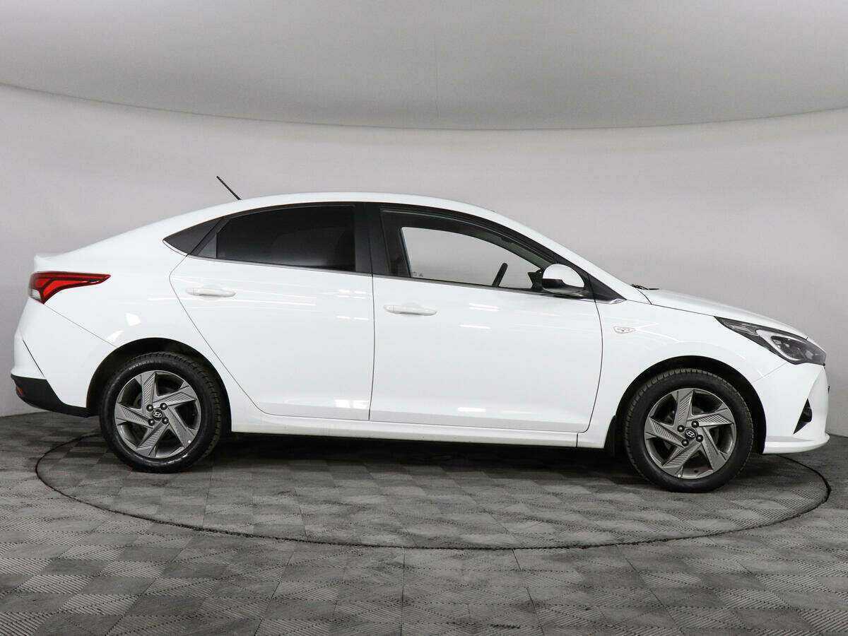 Купить Hyundai Solaris с пробегом. Фото: #3