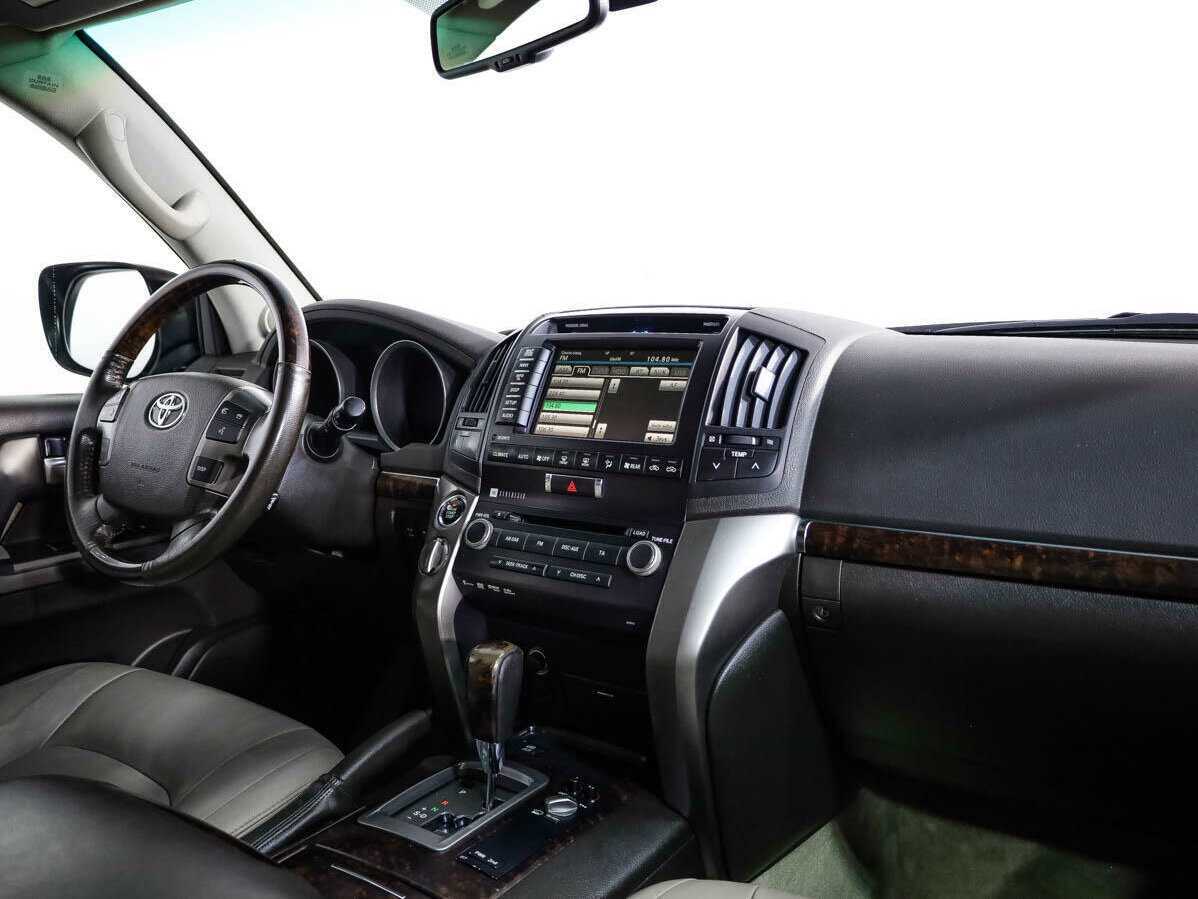 Купить Toyota Land Cruiser с пробегом. Фото: #7
