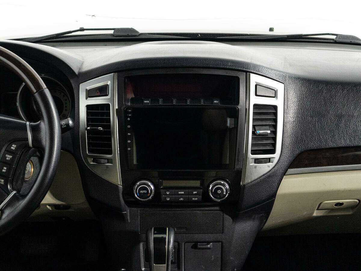 Купить Mitsubishi Pajero с пробегом. Фото: #11