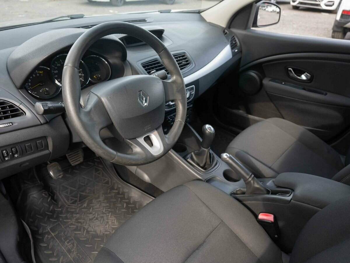 Купить Renault Fluence с пробегом. Фото: #6
