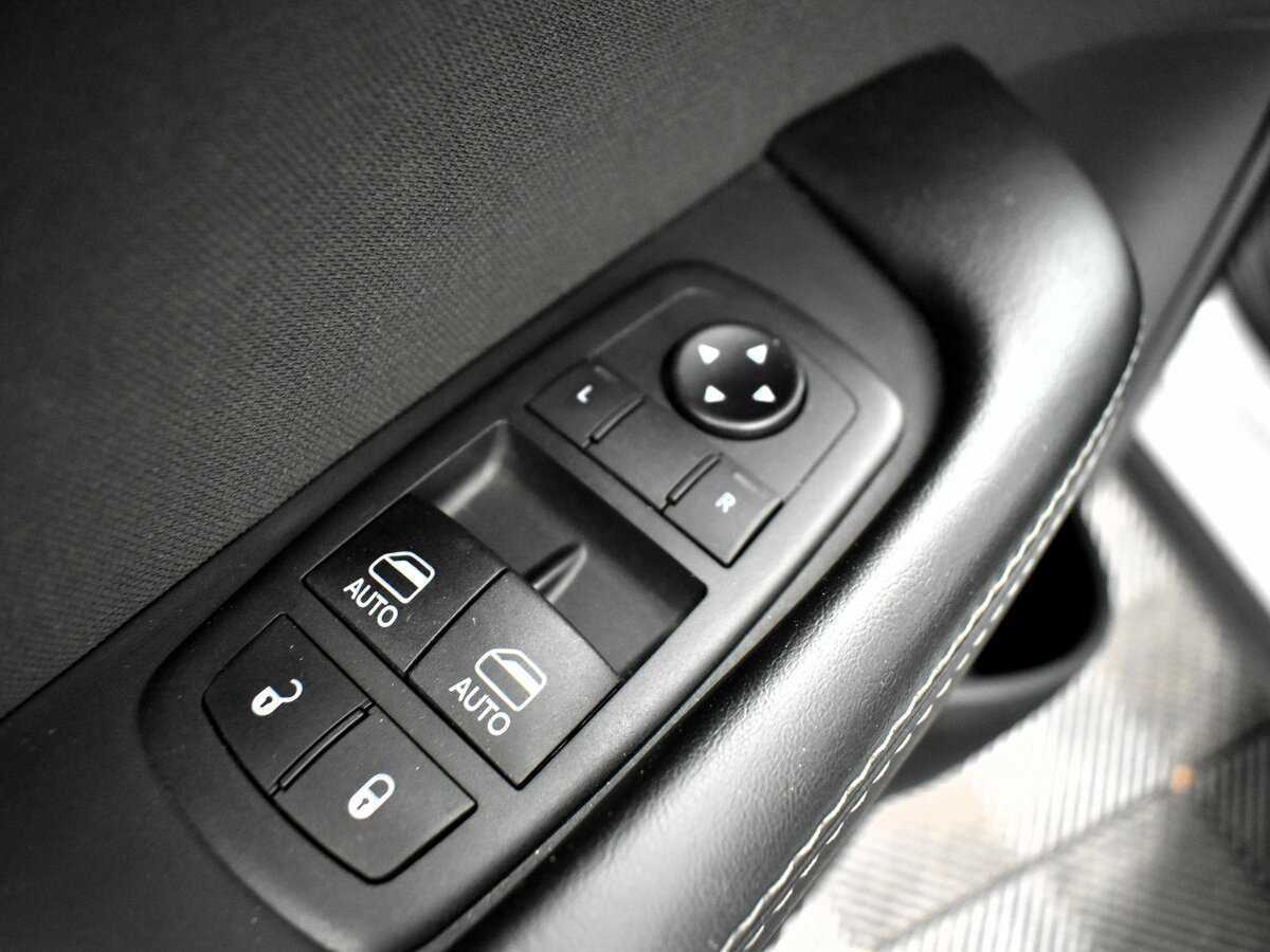 Купить Dodge Challenger с пробегом. Фото: #6