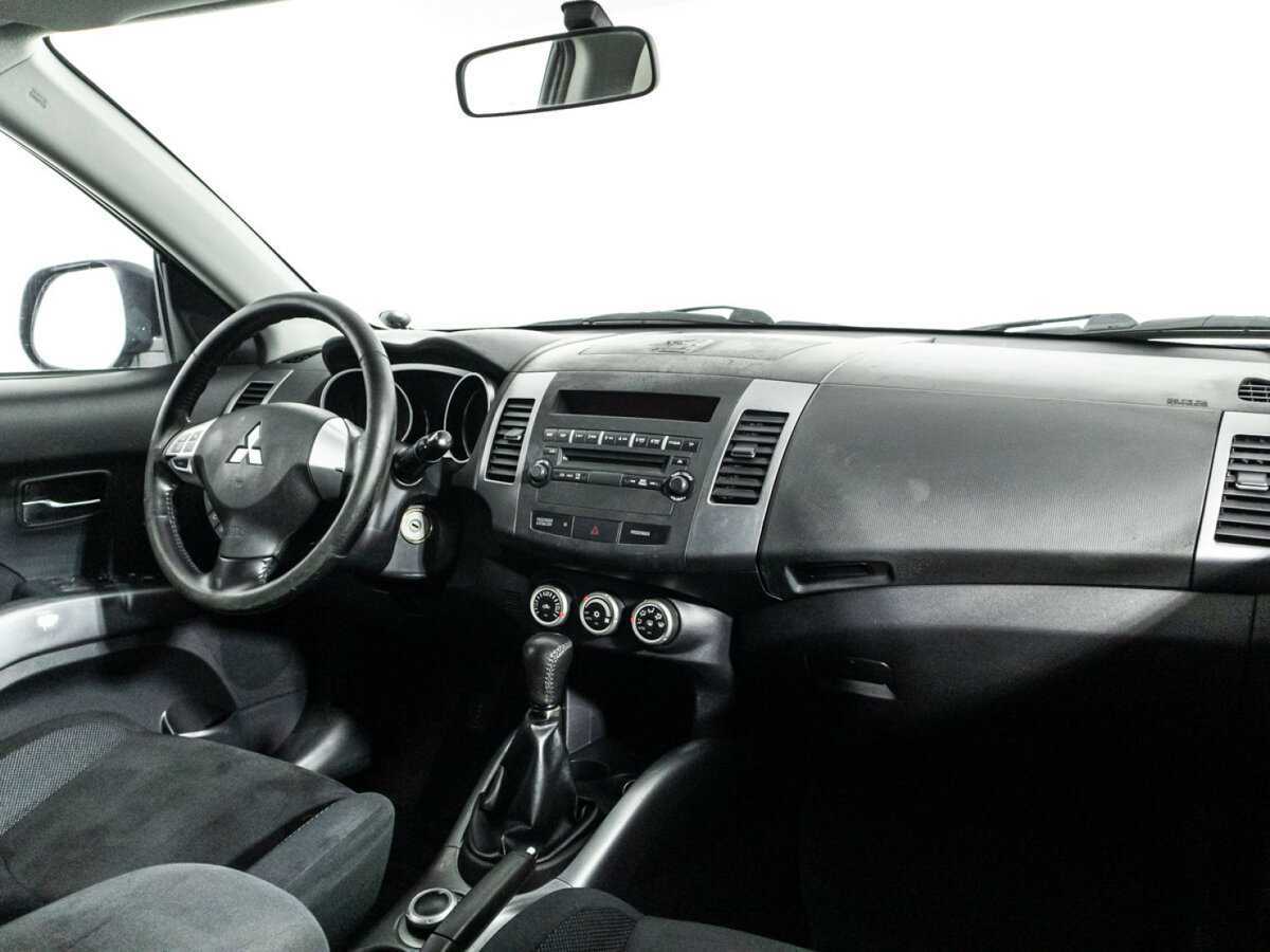 Купить Mitsubishi Outlander с пробегом. Фото: #8