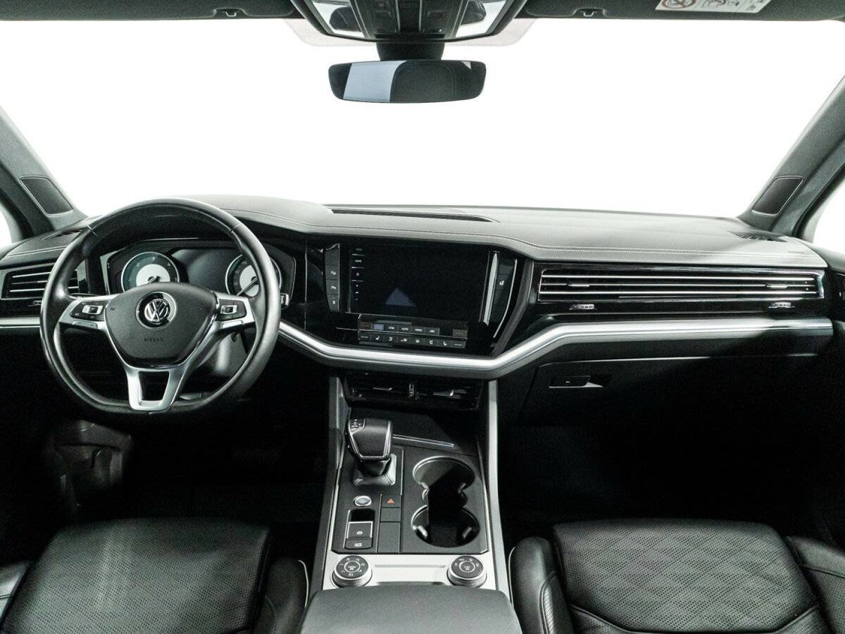 Купить Volkswagen Touareg с пробегом. Фото: #12