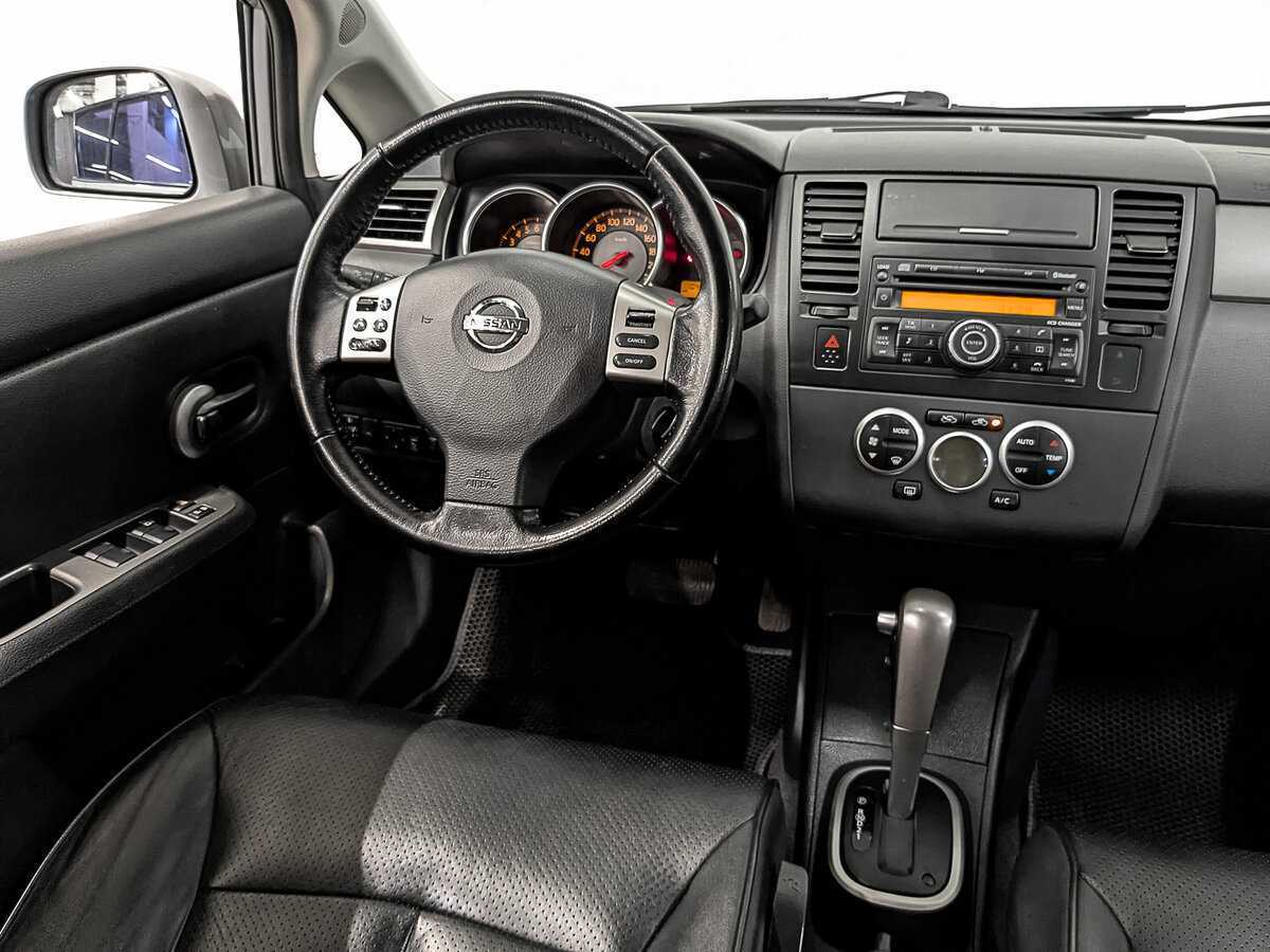 Купить Nissan Tiida с пробегом. Фото: #24