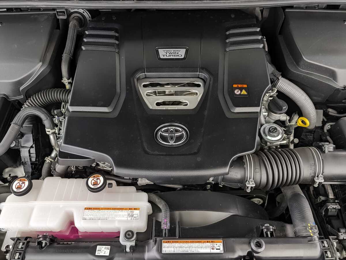 Купить Toyota Land Cruiser с пробегом. Фото: #8