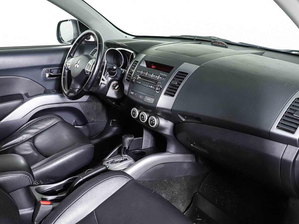 Купить Mitsubishi Outlander с пробегом. Фото: #8