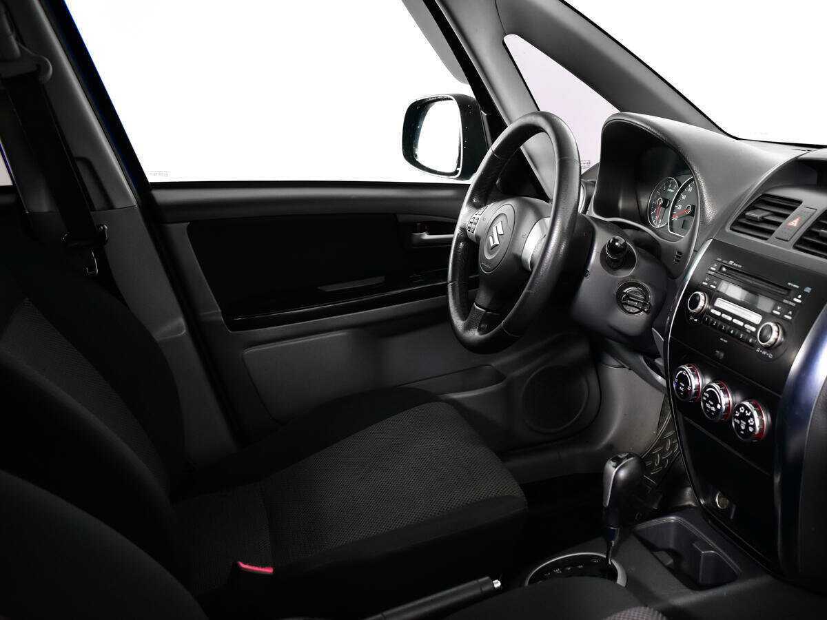 Купить Suzuki SX4 с пробегом. Фото: #8