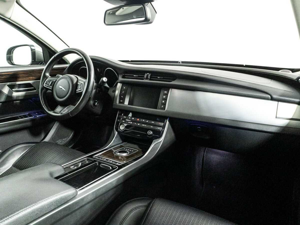 Купить Jaguar XF с пробегом. Фото: #8