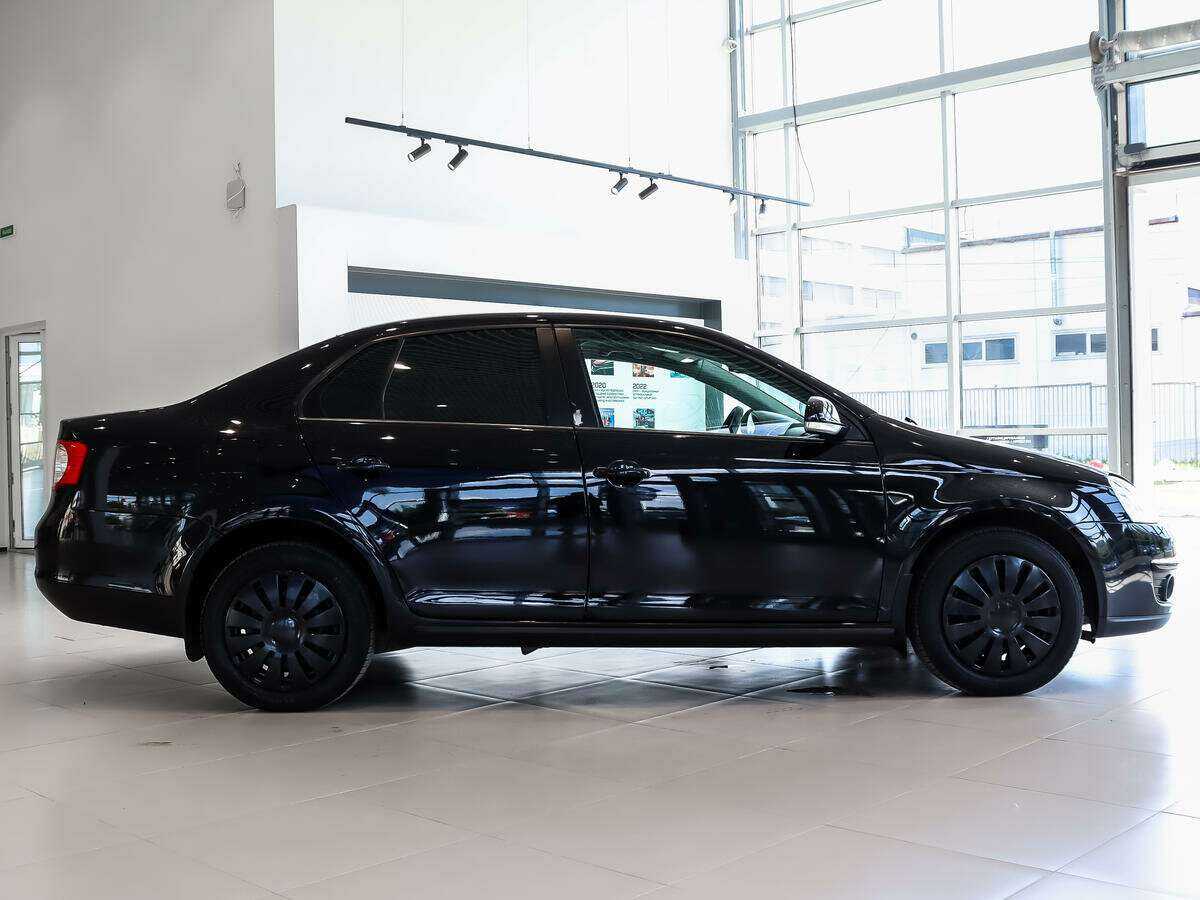 Купить Volkswagen Jetta с пробегом. Фото: #3
