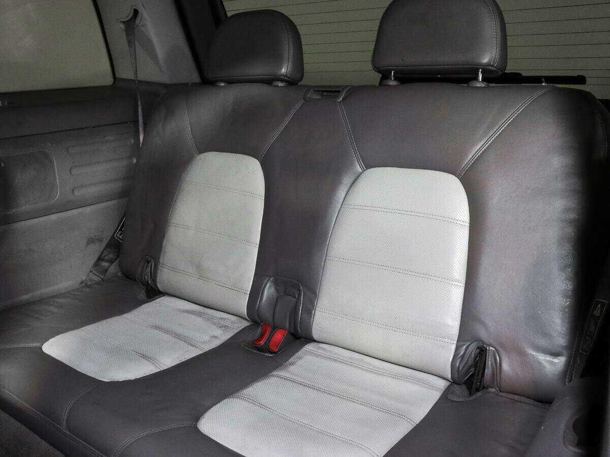Купить Ford Explorer с пробегом. Фото: #17